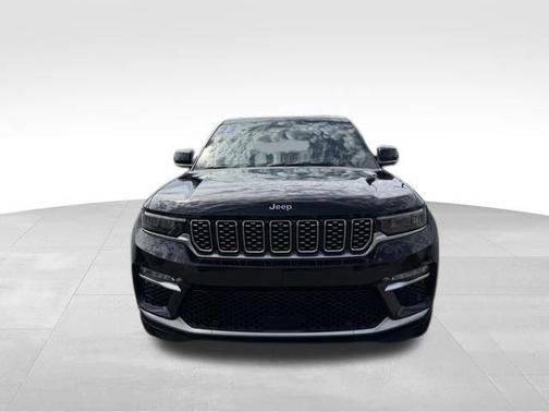 2023 Jeep Grand Cherokee Summit