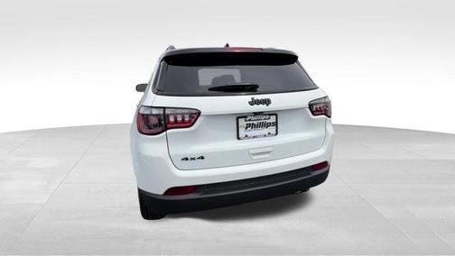 Bright White Clearcoat 2022 Jeep Compass Altitude