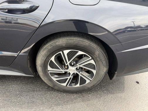 2022 Hyundai SONATA Hybrid Blue