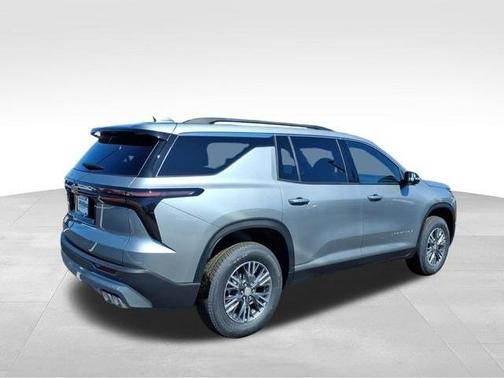 Sterling Gray Metallic 2026 Chevrolet Traverse LT