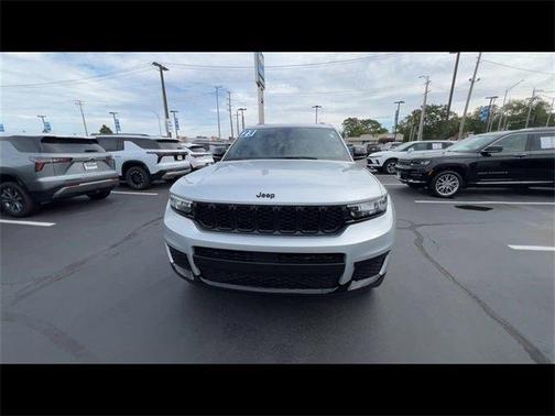 2023 Jeep Grand Cherokee L Laredo