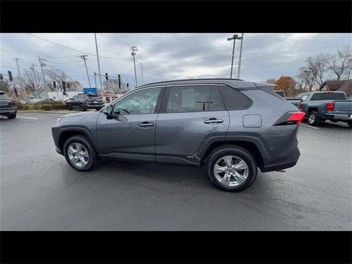 2022 Toyota RAV4 Hybrid XLE