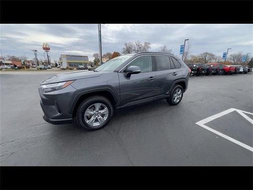 2022 Toyota RAV4 Hybrid XLE