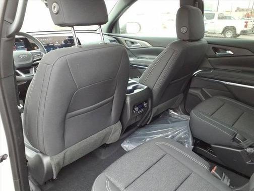 Summit White 2026 Chevrolet Traverse LT