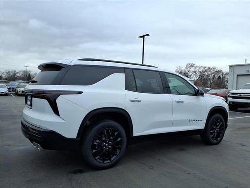 Summit White 2026 Chevrolet Traverse LT