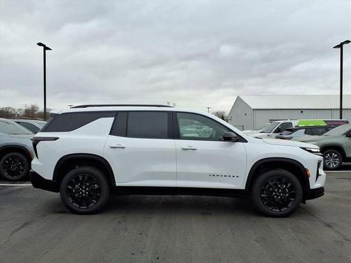 Summit White 2026 Chevrolet Traverse LT