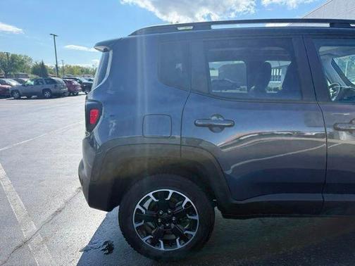 Slate Blue Pearlcoat 2023 Jeep Renegade Trailhawk