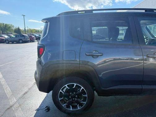 Slate Blue Pearlcoat 2023 Jeep Renegade Trailhawk