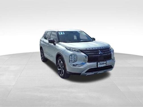 2022 Mitsubishi Outlander SE