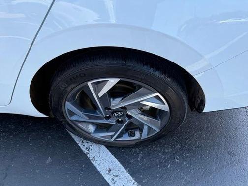 White 2025 Hyundai ELANTRA SEL Sport