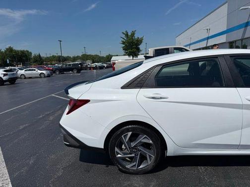 White 2025 Hyundai ELANTRA SEL Sport