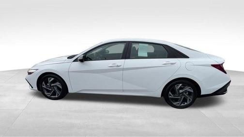 White 2025 Hyundai ELANTRA SEL Sport