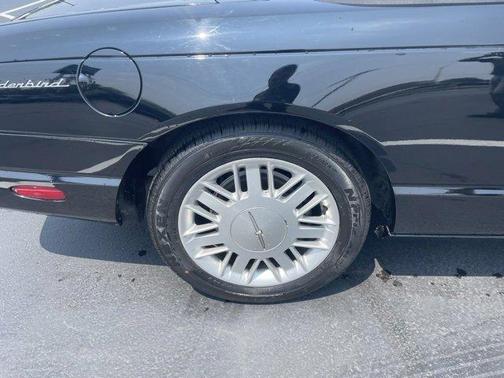 2003 Ford Thunderbird