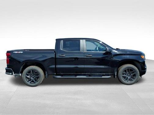 Black 2026 Chevrolet Silverado 1500 Custom