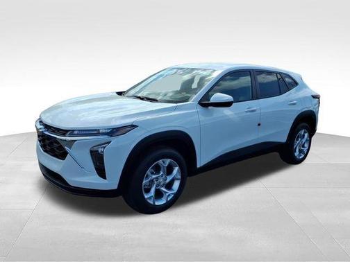 Summit White 2026 Chevrolet Trax LS