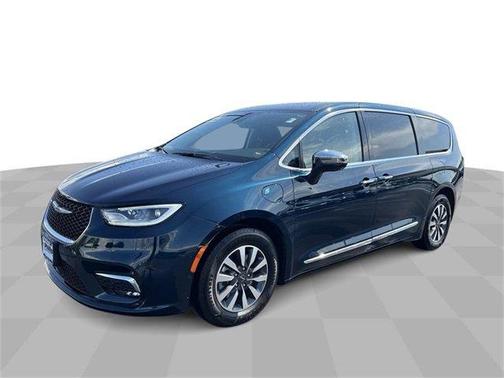 2022 Chrysler Pacifica Hybrid Limited