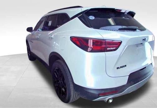 Iridescent Pearl Tricoat 2024 Chevrolet Blazer LT