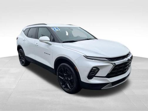 Iridescent Pearl Tricoat 2024 Chevrolet Blazer LT