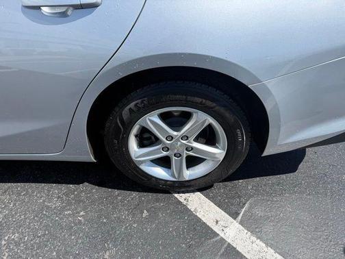 Silver Ice Metallic 2020 Chevrolet Malibu 1LS