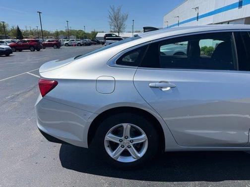 Silver Ice Metallic 2020 Chevrolet Malibu 1LS