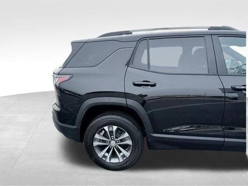 Mosaic Black Metallic 2026 Chevrolet Equinox LT