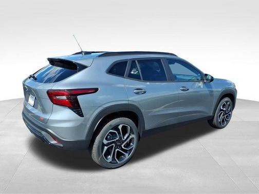 Sterling Gray Metallic 2026 Chevrolet Trax 2RS
