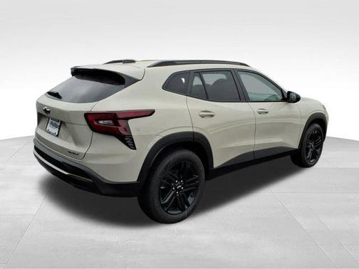 White Sand 2026 Chevrolet Trax ACTIV