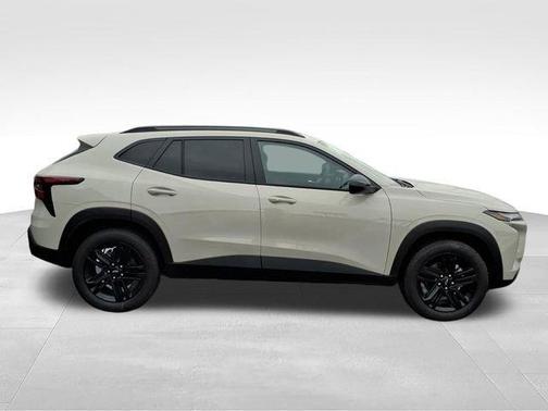 White Sand 2026 Chevrolet Trax ACTIV
