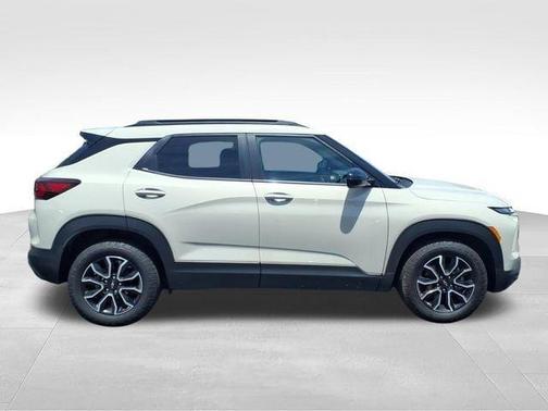 White Sand 2026 Chevrolet Trailblazer ACTIV
