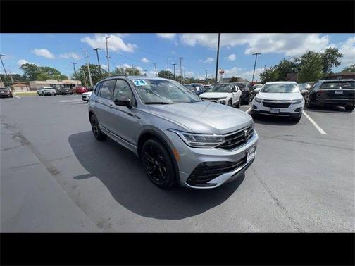 2024 Volkswagen Tiguan 2.0T SE R-Line Black