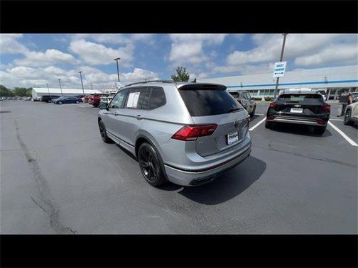 2024 Volkswagen Tiguan 2.0T SE R-Line Black