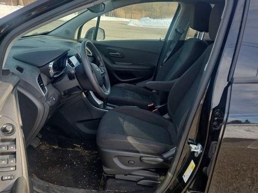 2022 Chevrolet Trax LS