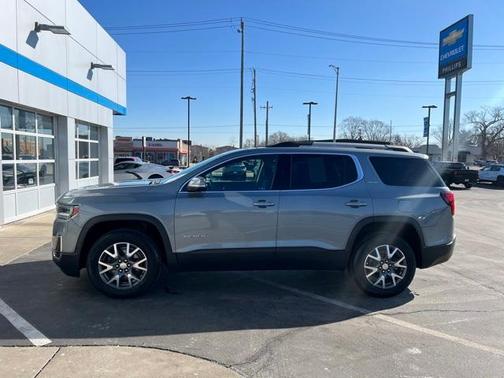 2023 GMC Acadia SLE