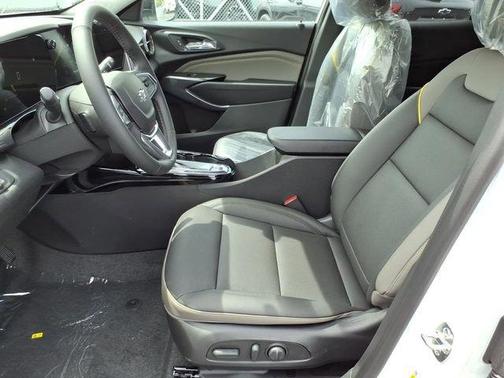Summit White 2026 Chevrolet Trax ACTIV