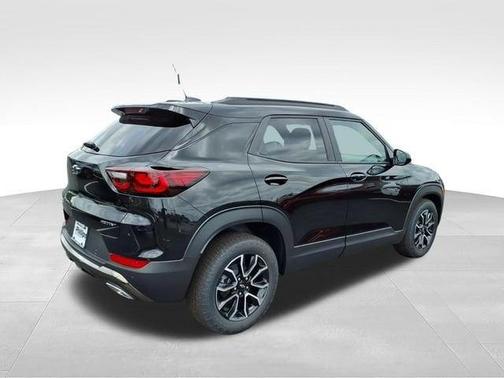 Mosaic Black Metallic 2026 Chevrolet Trailblazer ACTIV