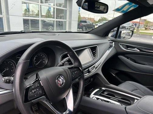 2022 Buick Enclave Essence