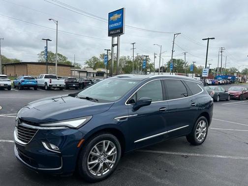 2022 Buick Enclave Essence