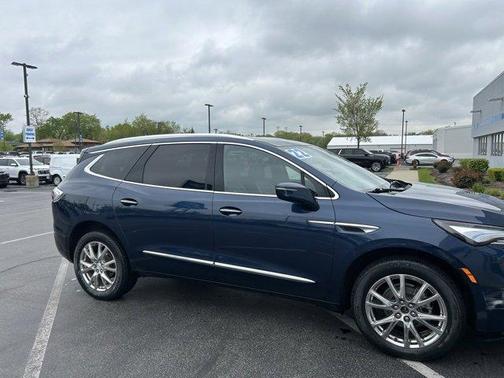 2022 Buick Enclave Essence