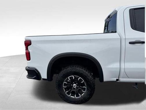 Summit White 2025 Chevrolet Silverado 1500 ZR2