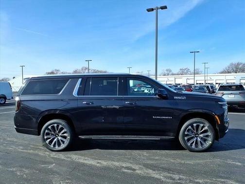 Dark Ash Metallic 2026 Chevrolet Suburban High Country