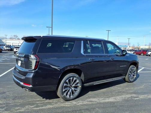 Dark Ash Metallic 2026 Chevrolet Suburban High Country