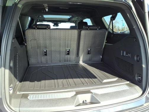 Dark Ash Metallic 2026 Chevrolet Suburban High Country