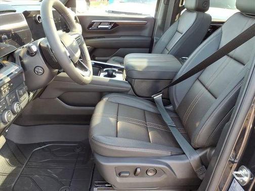 Dark Ash Metallic 2026 Chevrolet Suburban High Country