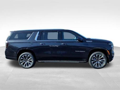 Dark Ash Metallic 2026 Chevrolet Suburban High Country