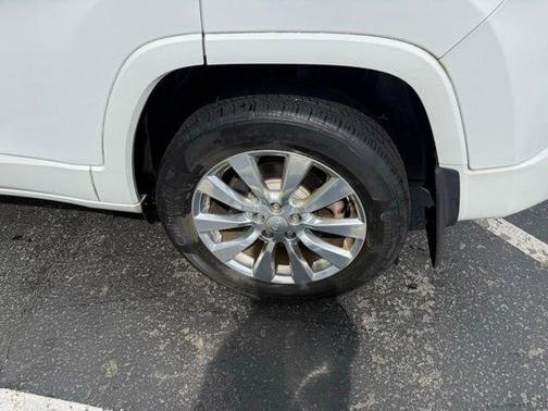 Bright White Clearcoat 2018 Jeep Cherokee Overland