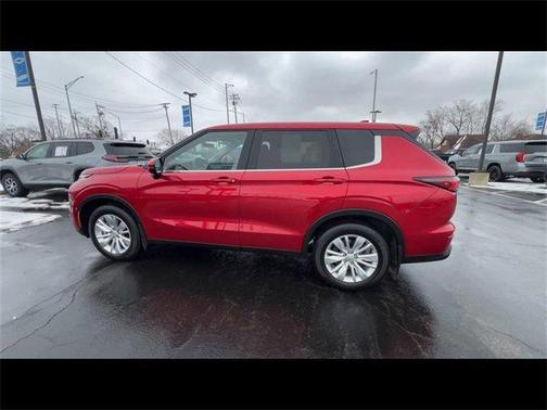 2025 Mitsubishi Outlander ES