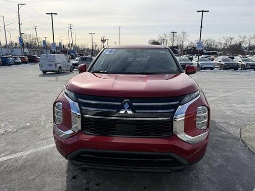 2025 Mitsubishi Outlander ES