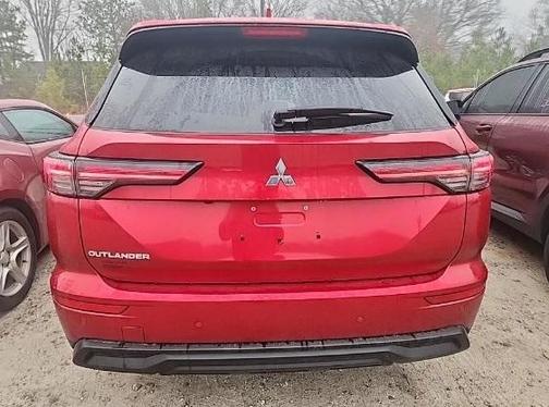 2025 Mitsubishi Outlander ES