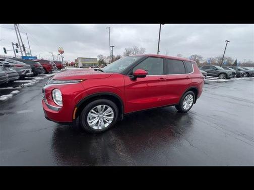 2025 Mitsubishi Outlander ES