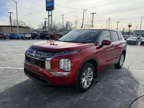 2025 Mitsubishi Outlander ES